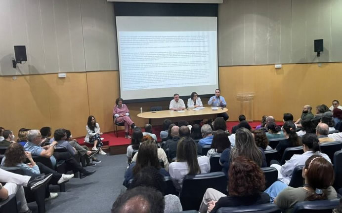 Médicos, funcionários e residentes do Emílio Ribas se reuniram na sede do próprio Instituto, para debater a proposta de um novo modelo de gestão para o Hospital