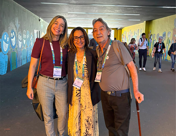 Integrantes da Sociedade Civil durante a 26ª Conferência Internacional de Aids 2026 reforçam a defesa do acesso universal às novas tecnologias de prevenção e tratamento do HIV.